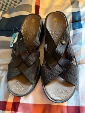 New ladies BXEES Black Crisscross Slide Sandals for Women91/2